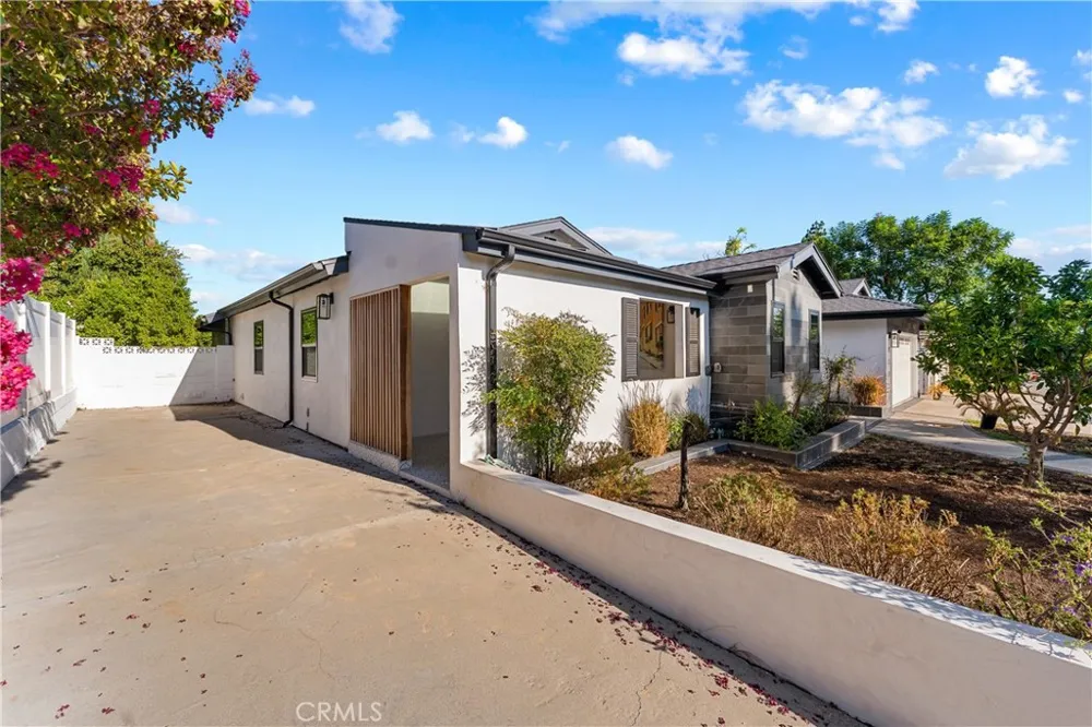 10960 Baton Rouge Northridge, CA 91326