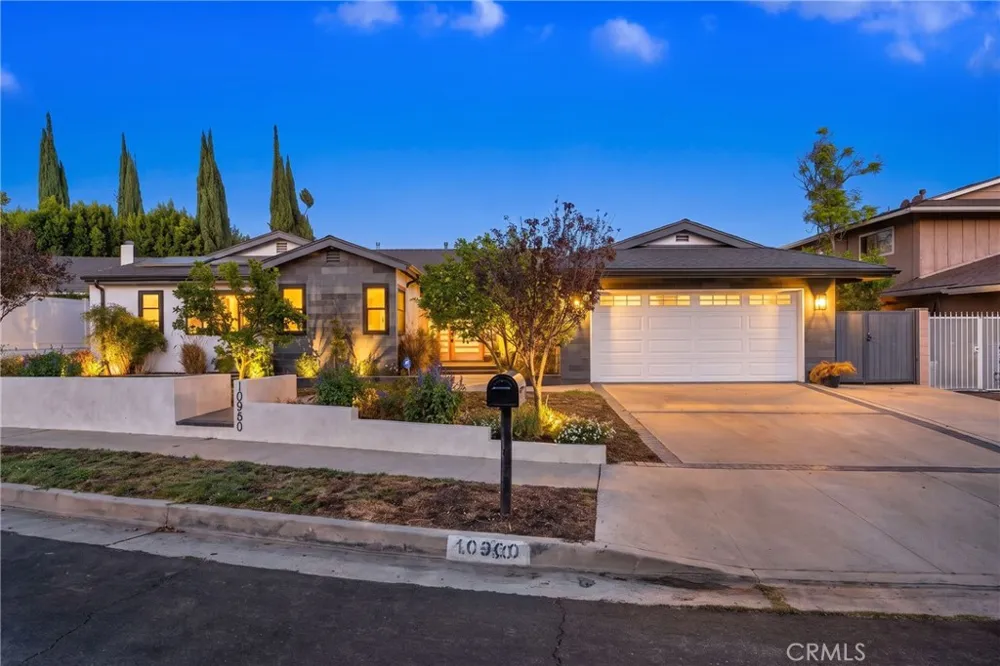 10960 Baton Rouge Northridge, CA 91326