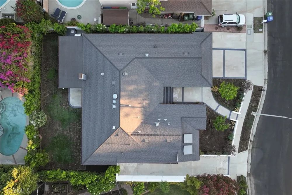 10960 Baton Rouge Northridge, CA 91326