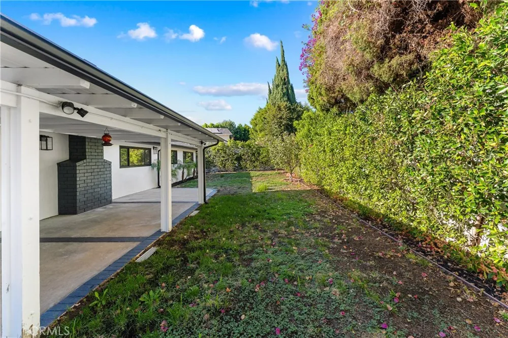 10960 Baton Rouge Northridge, CA 91326