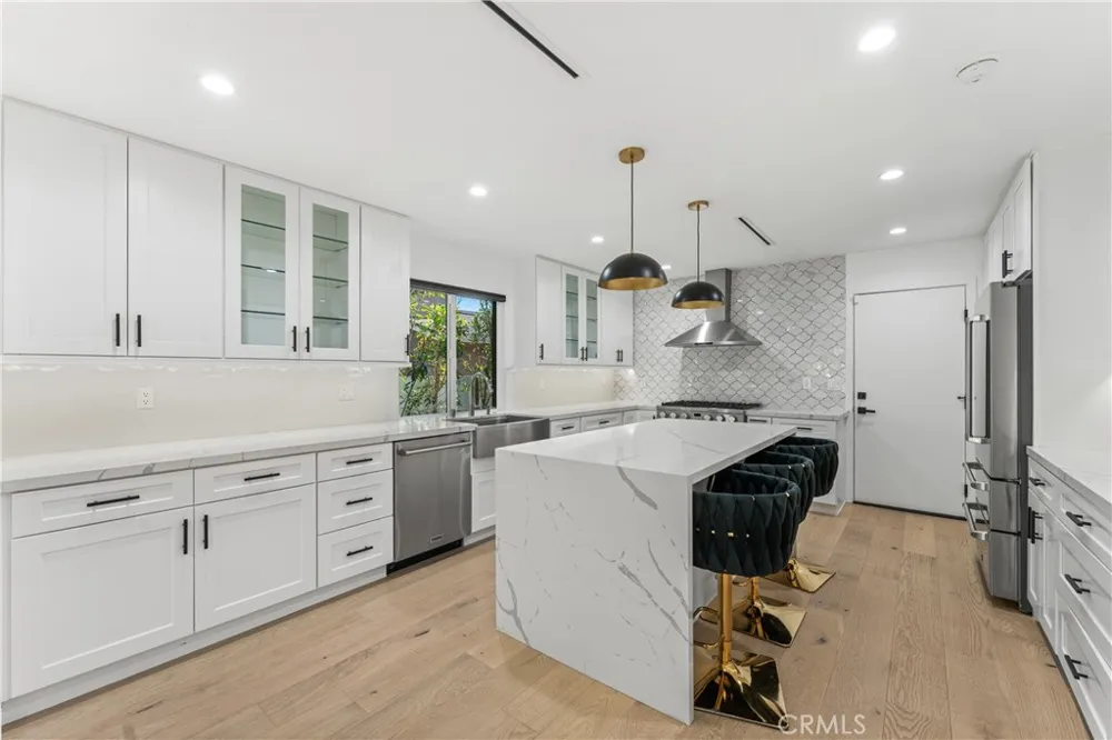 10960 Baton Rouge Northridge, CA 91326