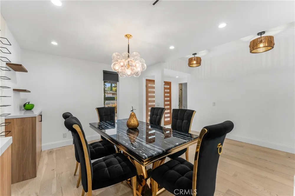 10960 Baton Rouge Northridge, CA 91326