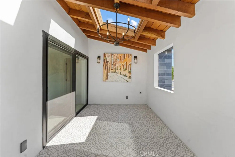 10960 Baton Rouge Northridge, CA 91326