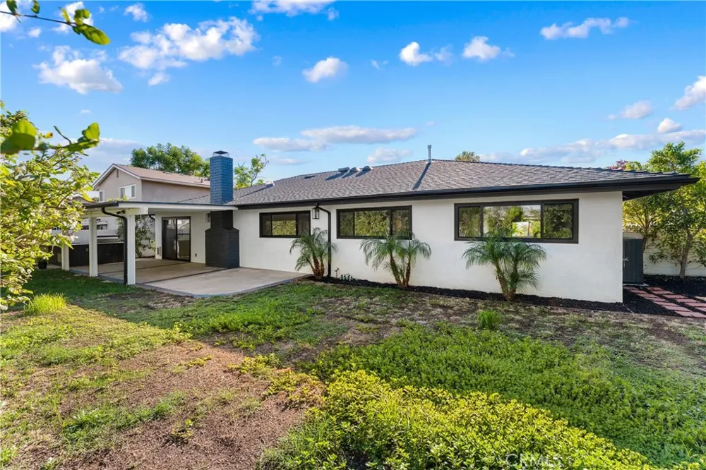 10960 Baton Rouge Northridge, CA 91326