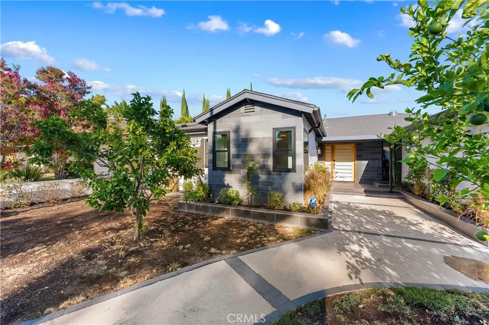 10960 Baton Rouge Northridge, CA 91326