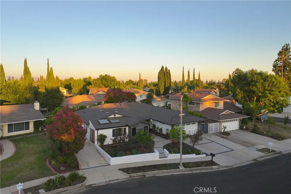 10960 Baton Rouge Northridge, CA 91326