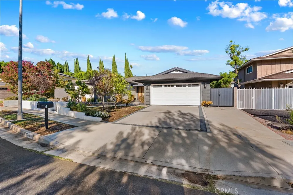 10960 Baton Rouge Northridge, CA 91326