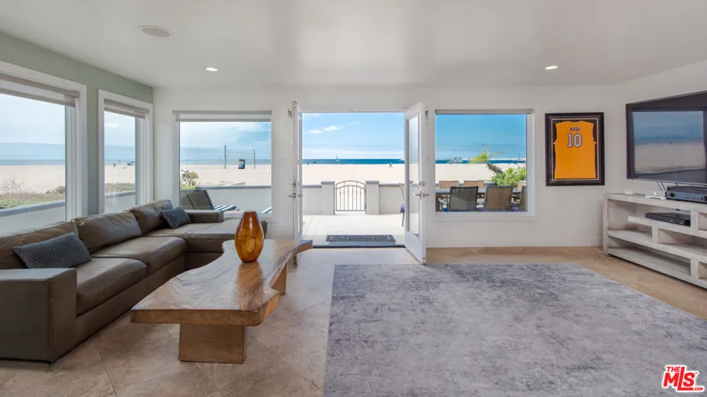 6419 Ocean Front Walk Playa del Rey, CA 90293
