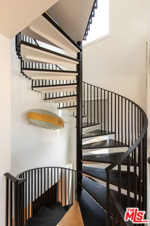 6419 Ocean Front Walk Playa del Rey, CA 90293