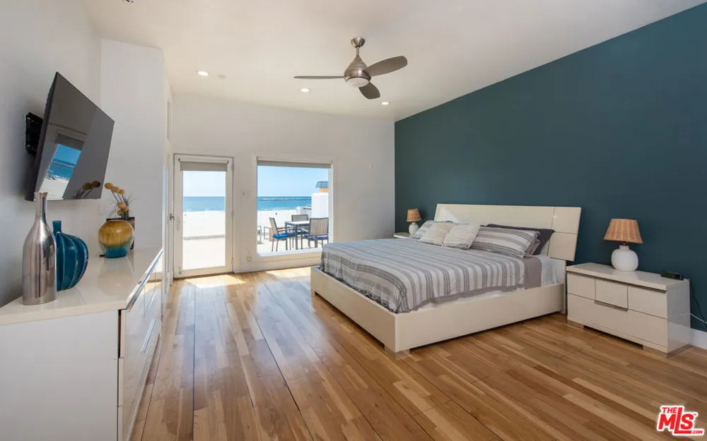 6419 Ocean Front Walk Playa del Rey, CA 90293
