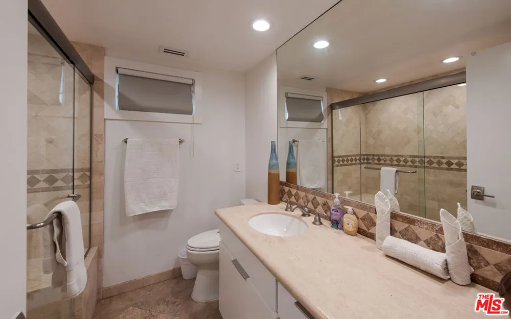 6419 Ocean Front Walk Playa del Rey, CA 90293