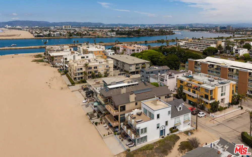 6419 Ocean Front Walk Playa del Rey, CA 90293