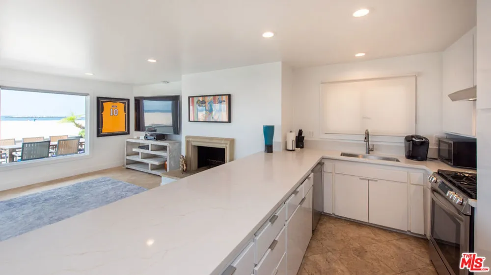 6419 Ocean Front Walk Playa del Rey, CA 90293