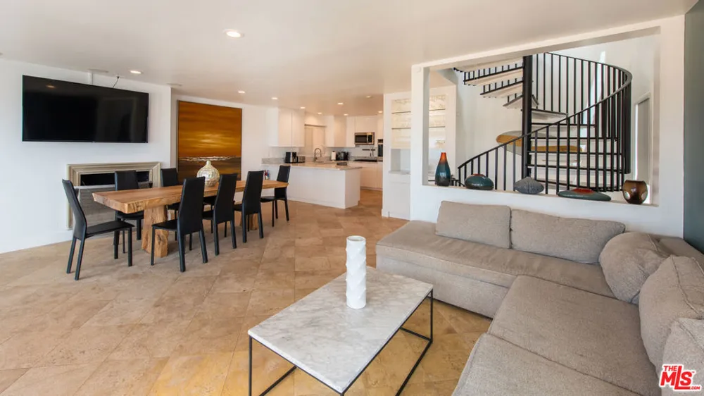 6419 Ocean Front Walk Playa del Rey, CA 90293