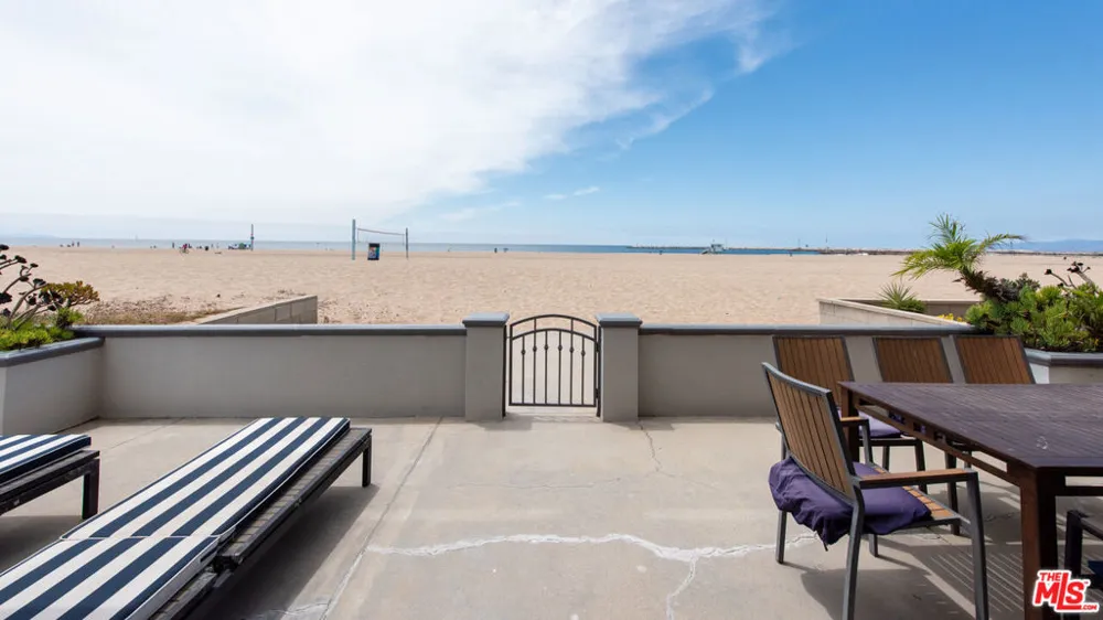 6419 Ocean Front Walk Playa del Rey, CA 90293