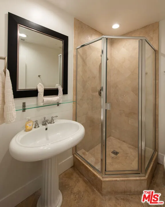 6419 Ocean Front Walk Playa del Rey, CA 90293