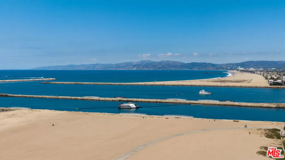 6419 Ocean Front Walk Playa del Rey, CA 90293
