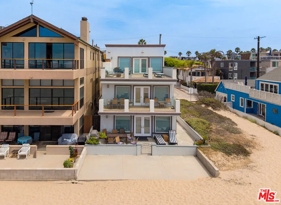 6419 Ocean Front Walk Playa del Rey, CA 90293