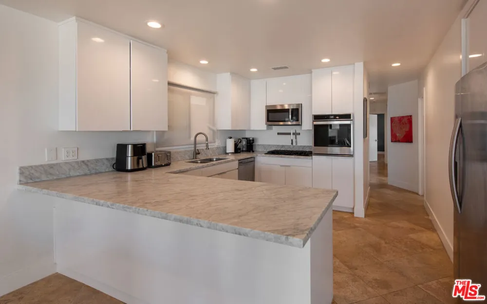 6419 Ocean Front Walk Playa del Rey, CA 90293