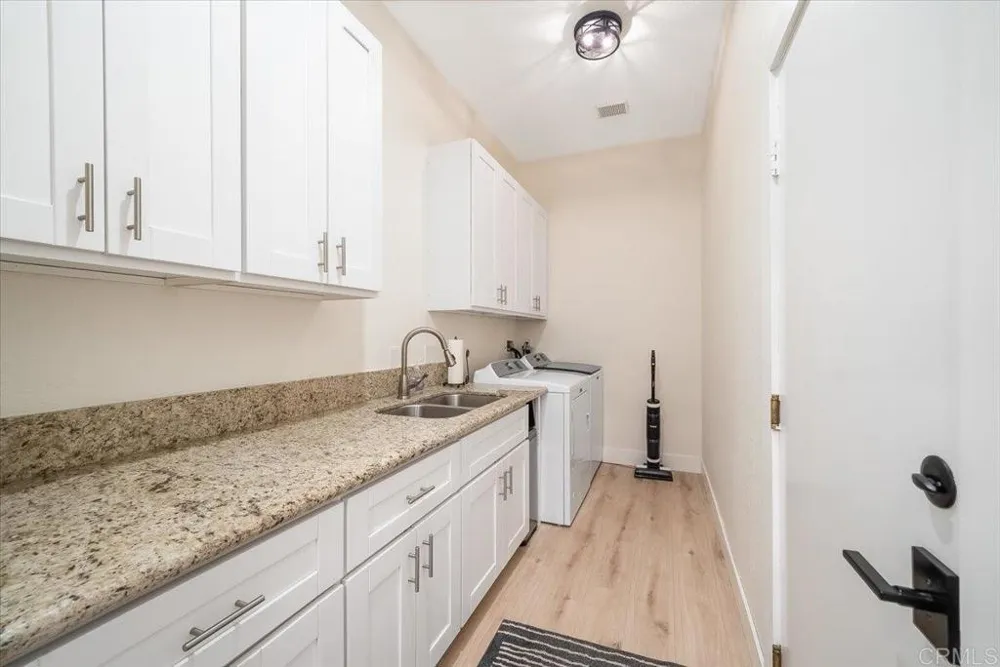 2507 Saffron Escondido, CA 92029