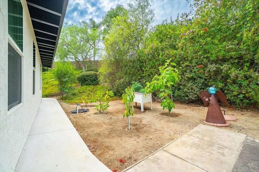 2507 Saffron Escondido, CA 92029