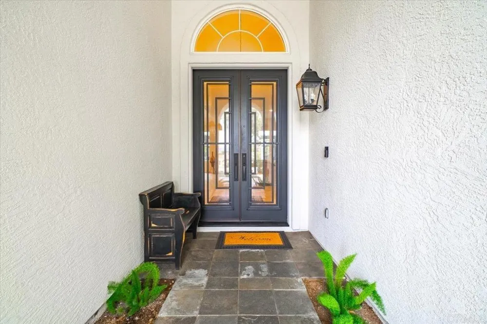 2507 Saffron Escondido, CA 92029