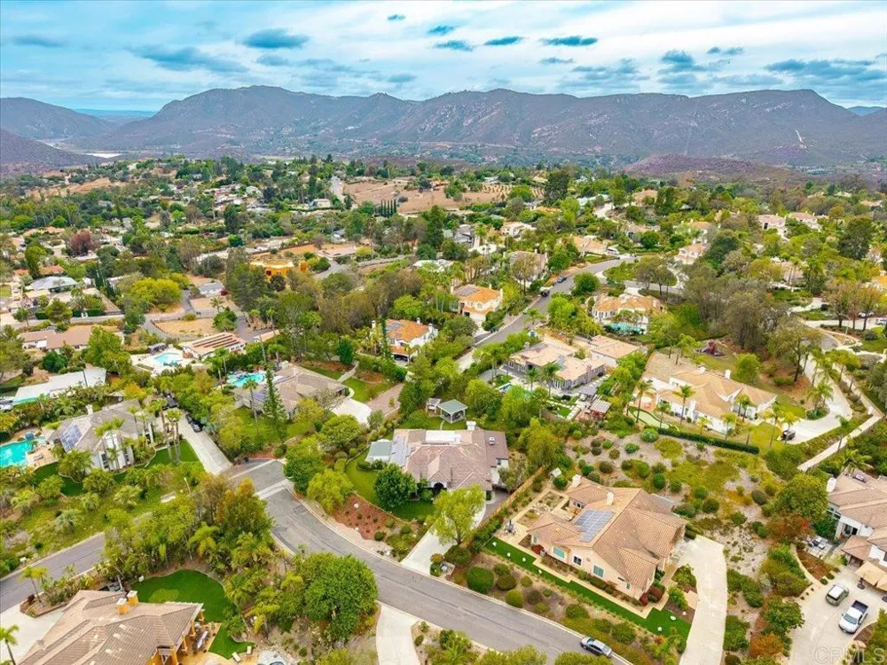 2507 Saffron Escondido, CA 92029
