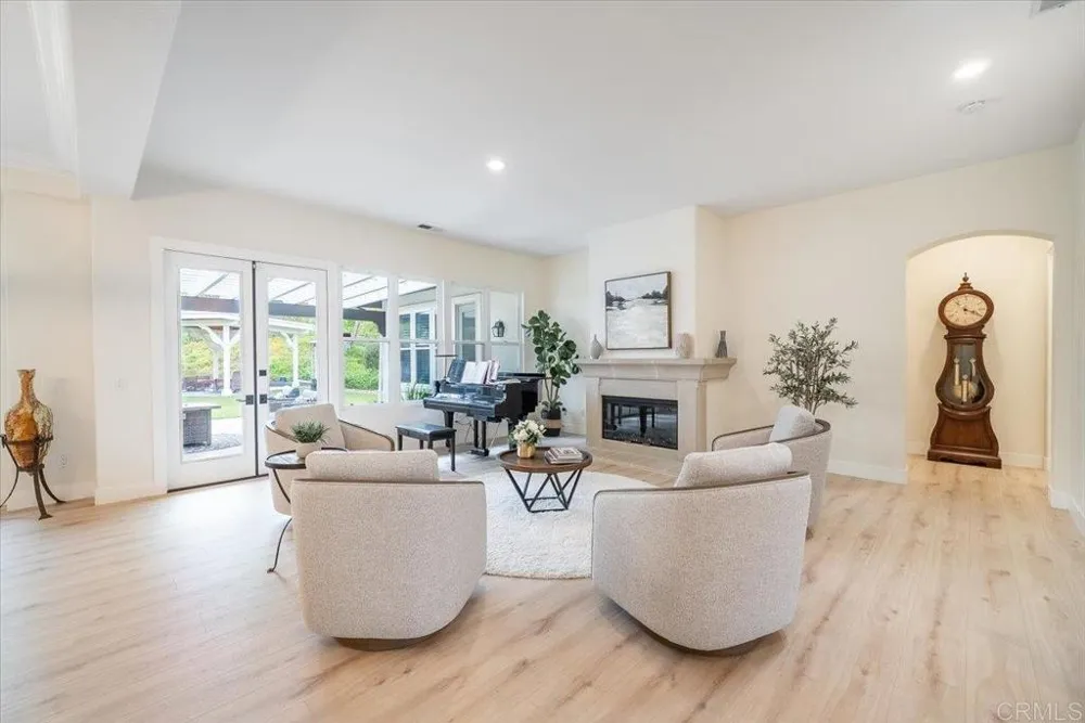 2507 Saffron Escondido, CA 92029