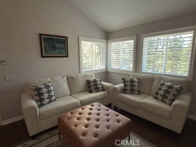 33519 Falling Leaf Drive Green Valley Lake, CA 92341