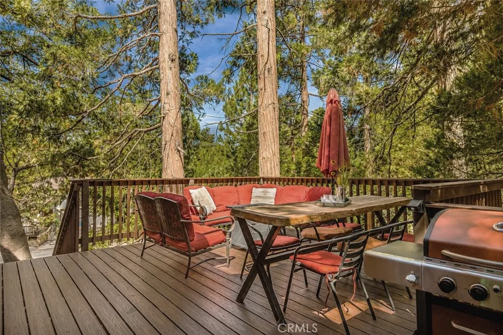 493 Pioneer Lake Arrowhead, CA 92352