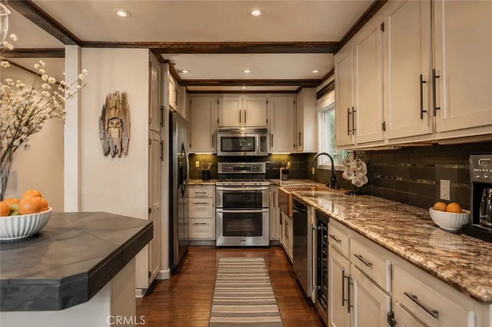 493 Pioneer Lake Arrowhead, CA 92352