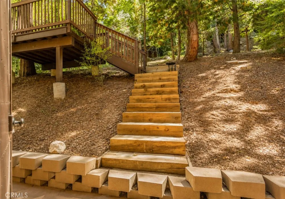 493 Pioneer Lake Arrowhead, CA 92352