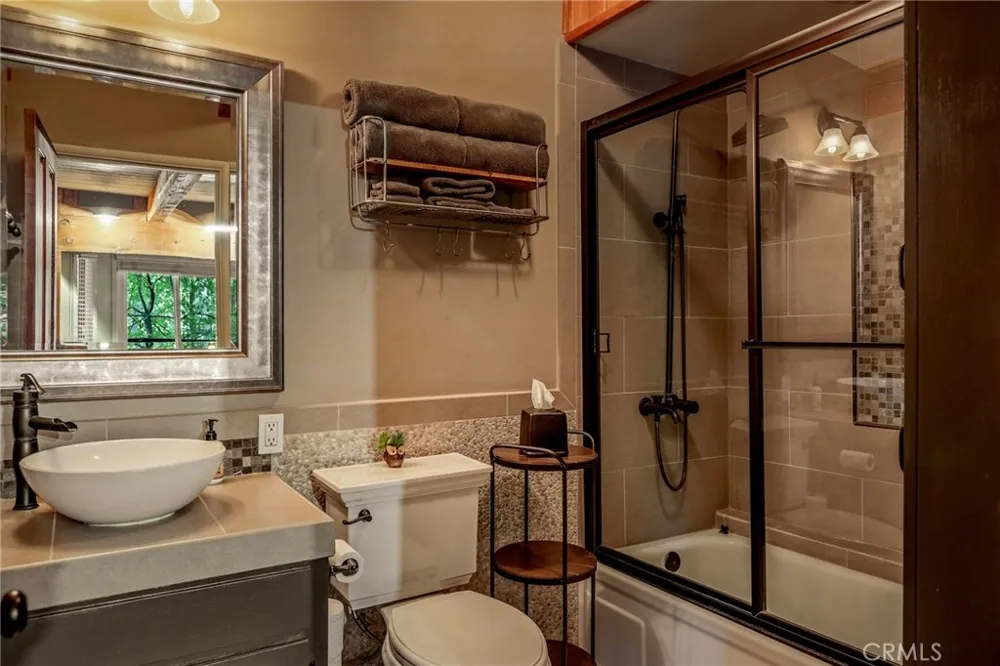 493 Pioneer Lake Arrowhead, CA 92352