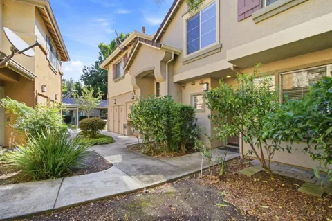 388 Ribbonwood Avenue