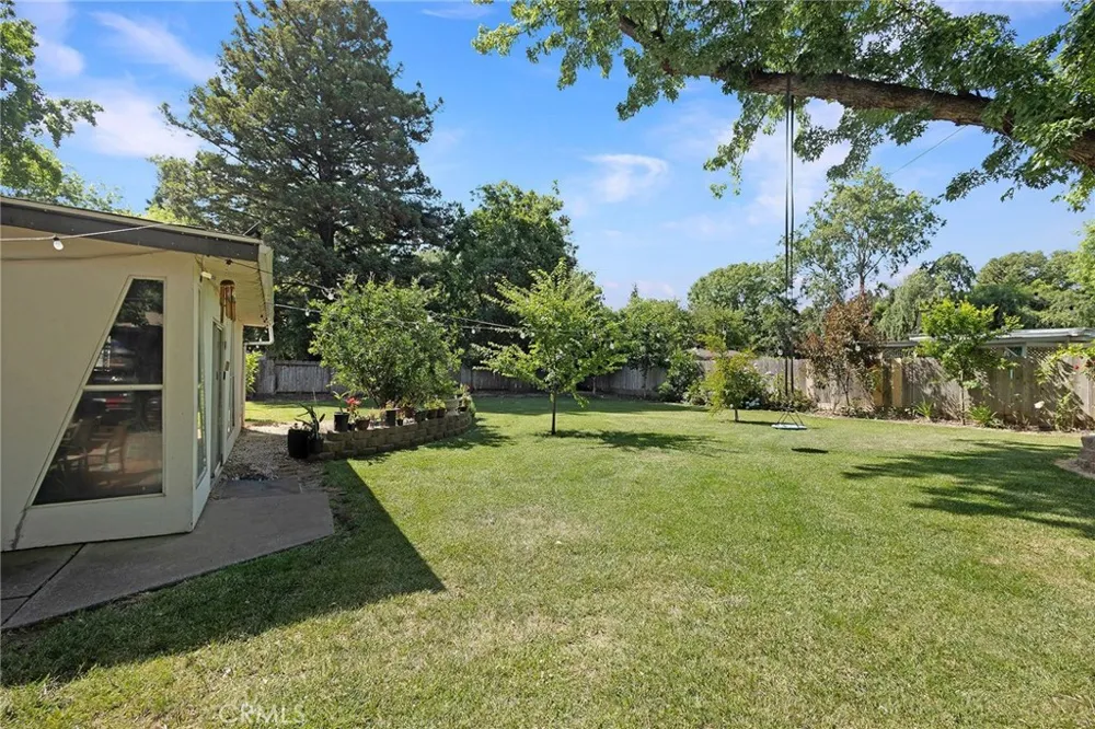 1915 Manzanita Chico, CA 95926