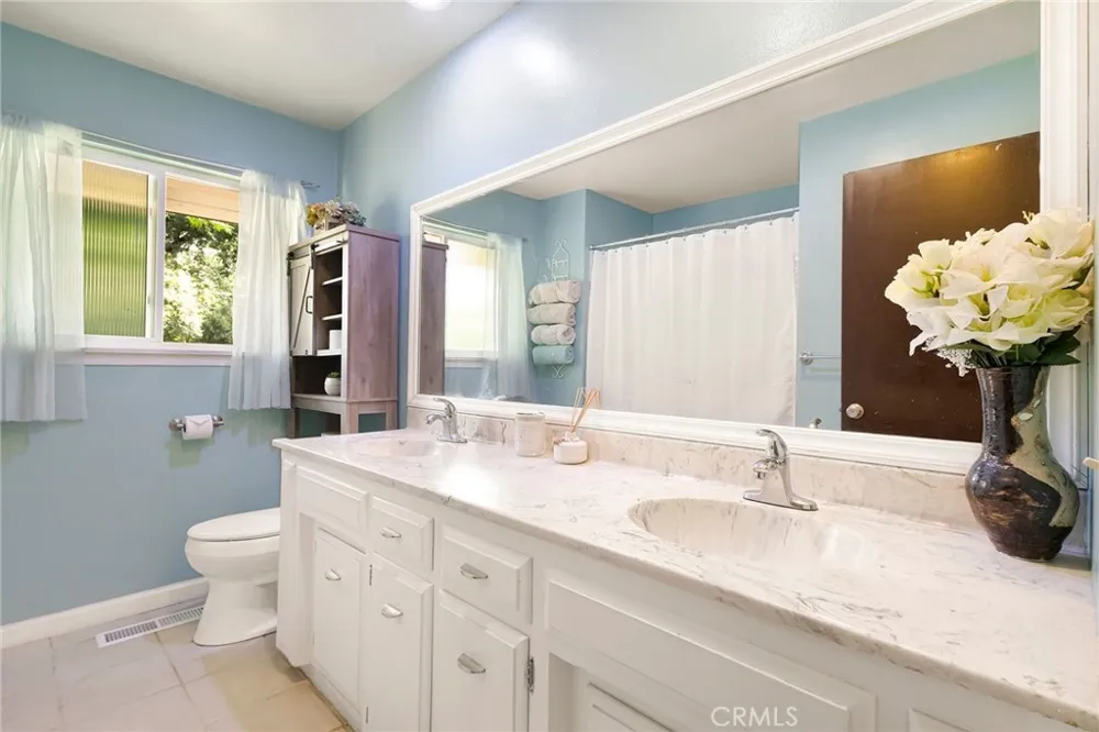 1915 Manzanita Chico, CA 95926