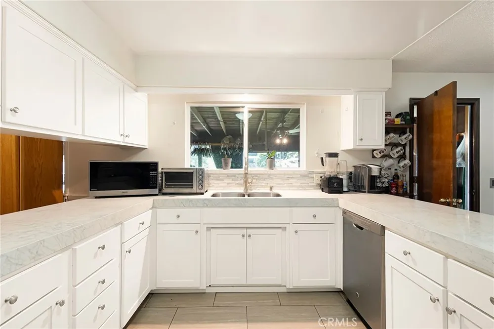 1915 Manzanita Chico, CA 95926