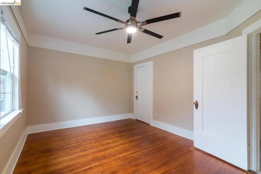 357 Alcatraz Ave Oakland, CA 94618