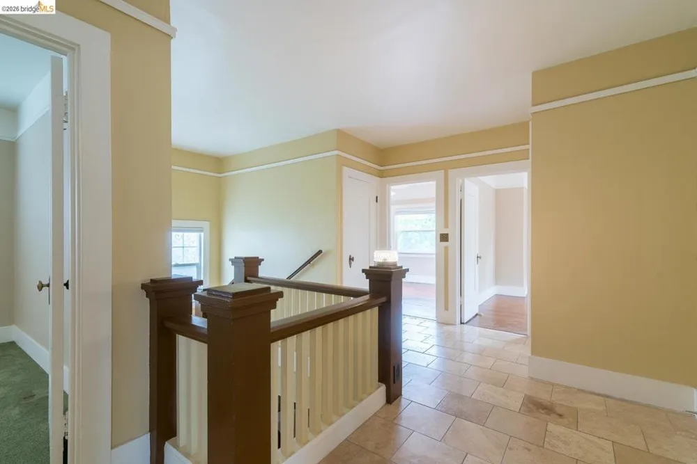 357 Alcatraz Ave Oakland, CA 94618