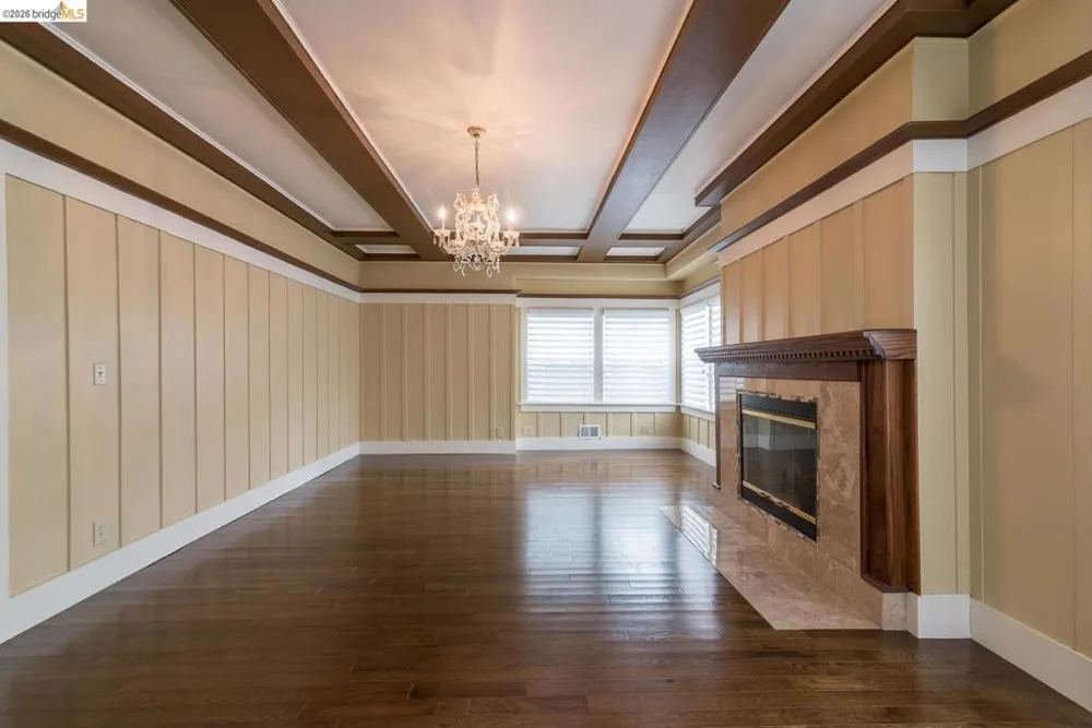 357 Alcatraz Ave Oakland, CA 94618