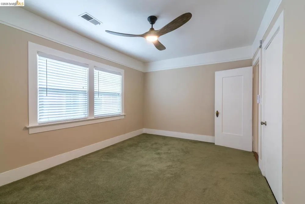 357 Alcatraz Ave Oakland, CA 94618