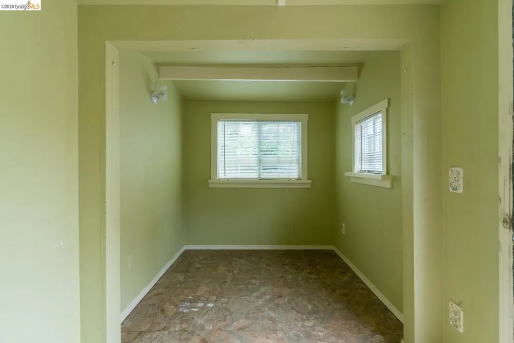 357 Alcatraz Ave Oakland, CA 94618