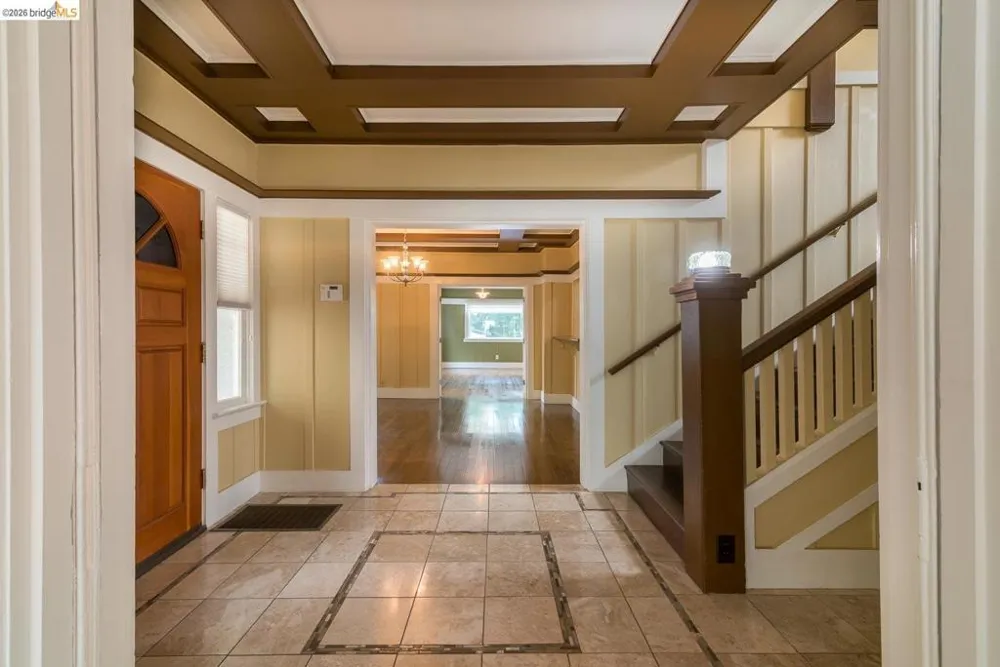 357 Alcatraz Ave Oakland, CA 94618