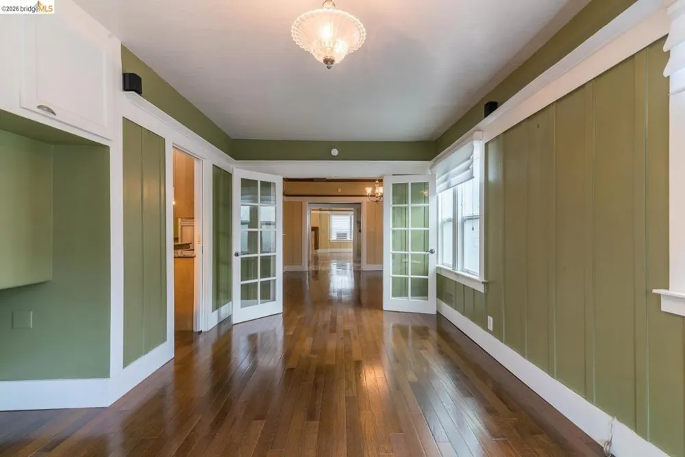 357 Alcatraz Ave Oakland, CA 94618