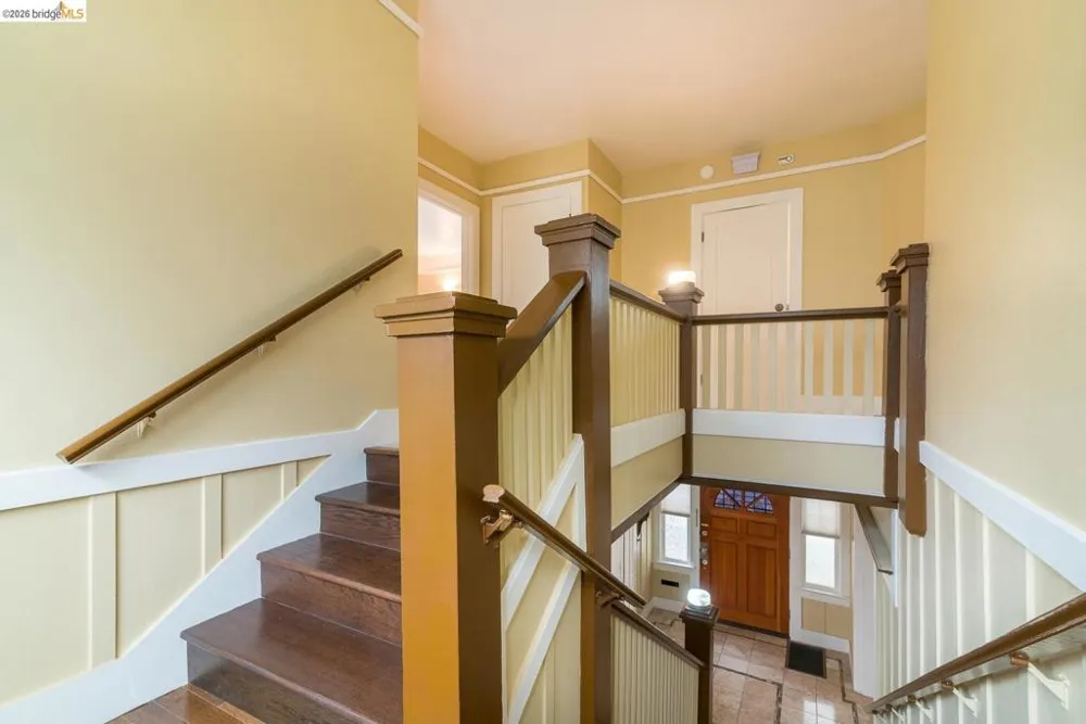 357 Alcatraz Ave Oakland, CA 94618