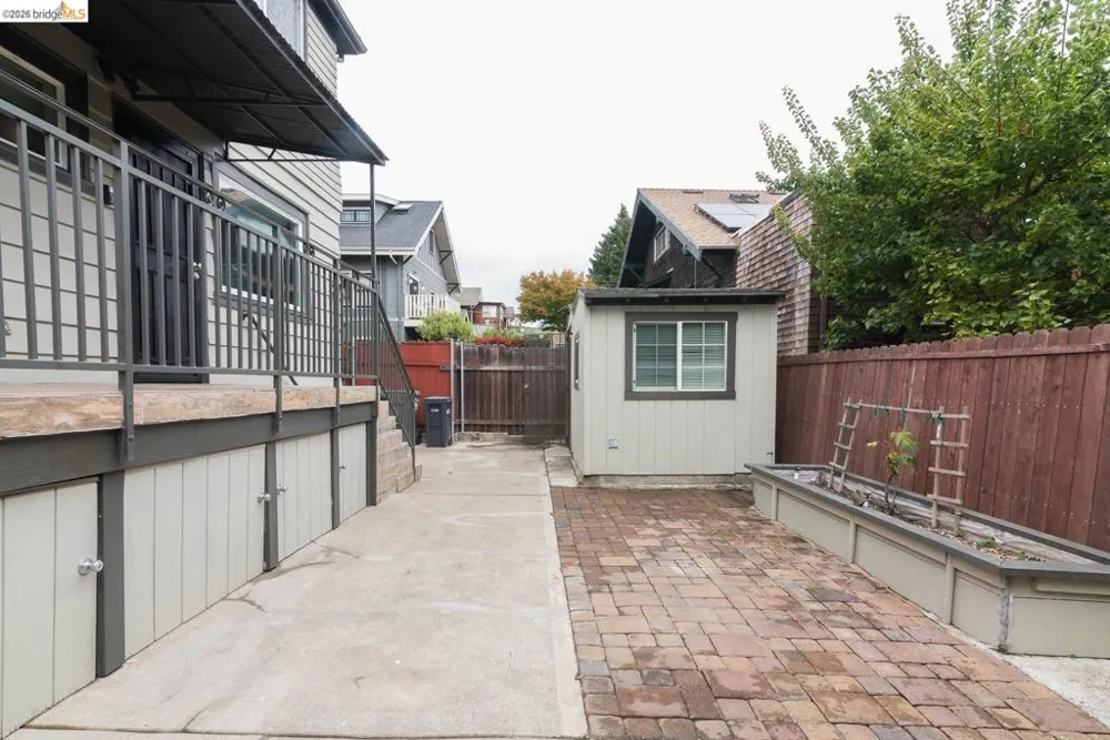 357 Alcatraz Ave Oakland, CA 94618