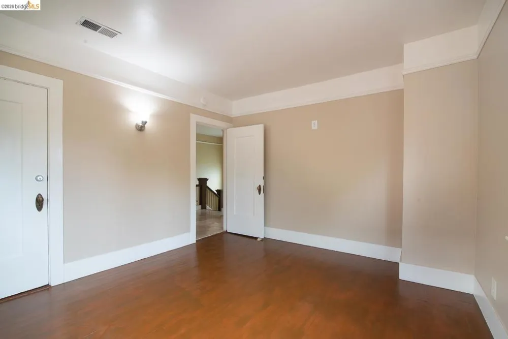 357 Alcatraz Ave Oakland, CA 94618