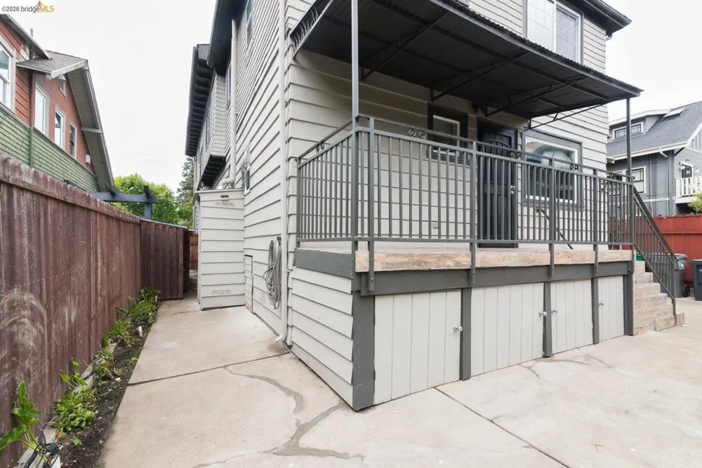 357 Alcatraz Ave Oakland, CA 94618
