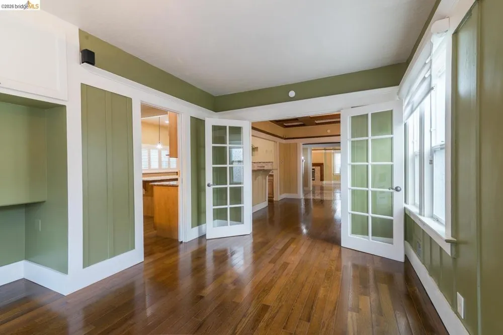 357 Alcatraz Ave Oakland, CA 94618