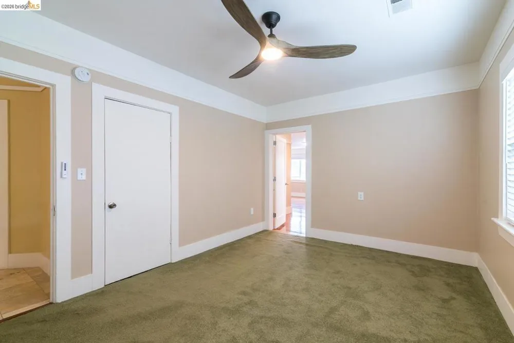 357 Alcatraz Ave Oakland, CA 94618